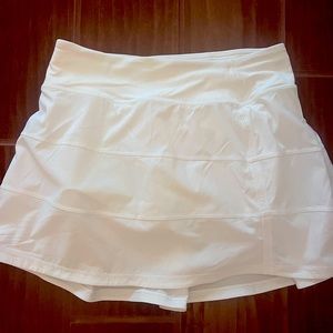 Lululemon size 4, white pace skirt
